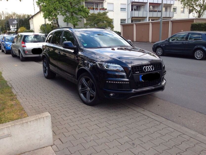 Audi Q7 128.000 km 34.500 € Frankfurt am Main 60529