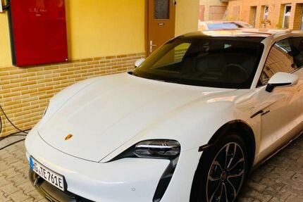 Porsche Taycan 14.227 km 169.999 € Friedrichsdorf 61381