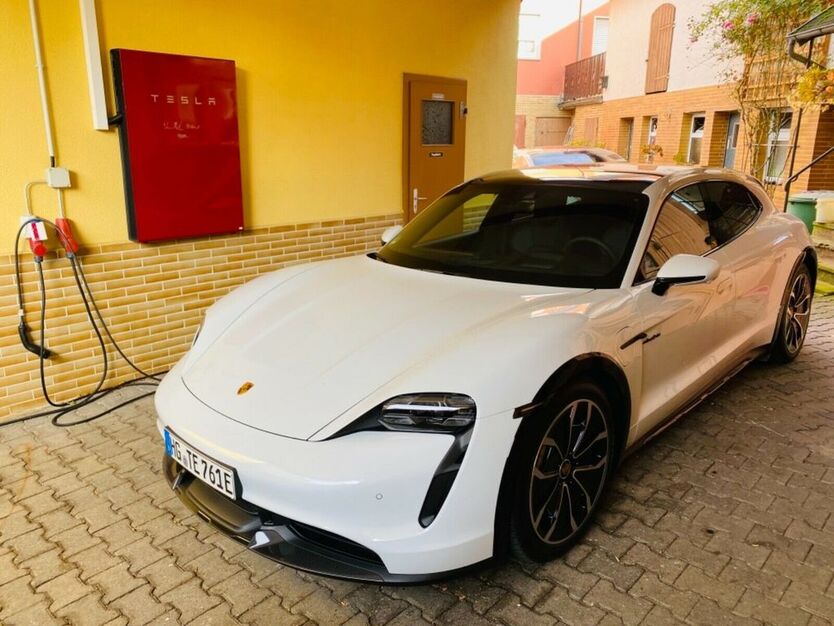 Porsche Taycan 14.227 km 169.999 € Friedrichsdorf 61381