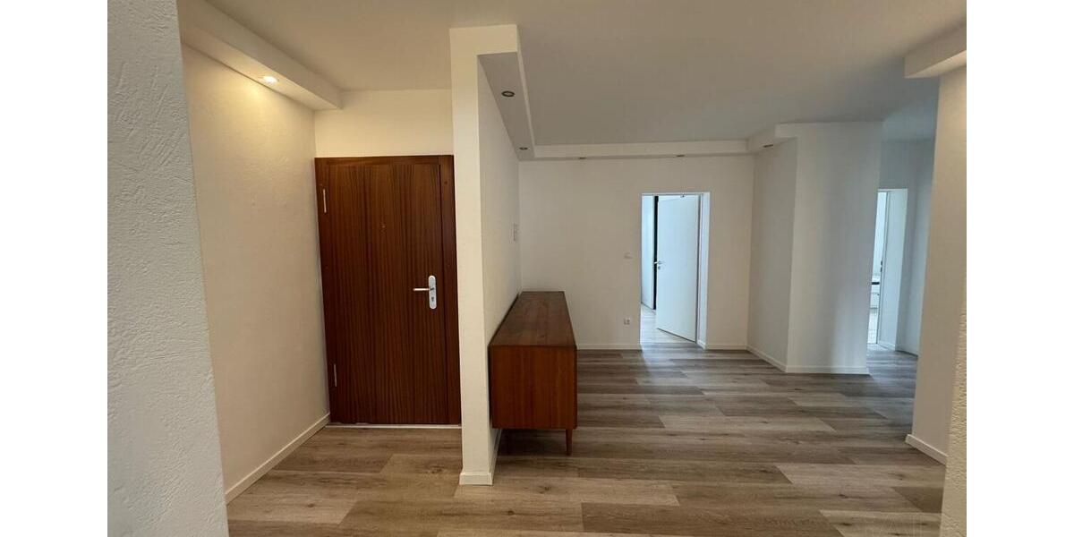 Etagenwohnung Frankfurt am Main Bornheim - 4 Zimmer, 110 m&sup2;, 2.000&euro; | Angebot:25569036