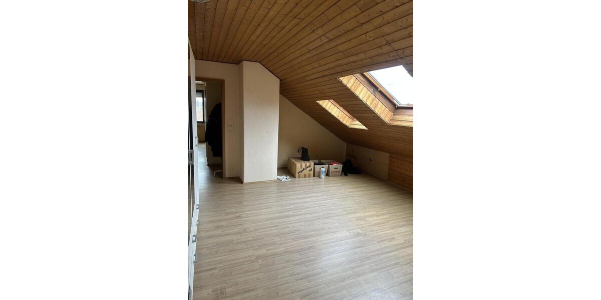 2,5 Zimmer DG Wohnung 2.5 zimmer