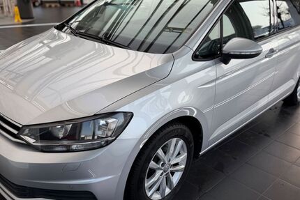VW Touran 73.000 km 18.300 &euro; Frankfurt 60438