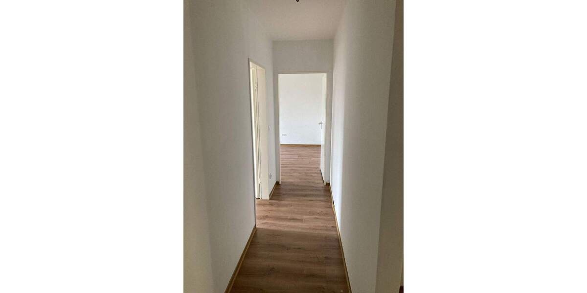 Für eine modernisierte Familienwohnung suchen wir neue Mieter! 4 zimmer