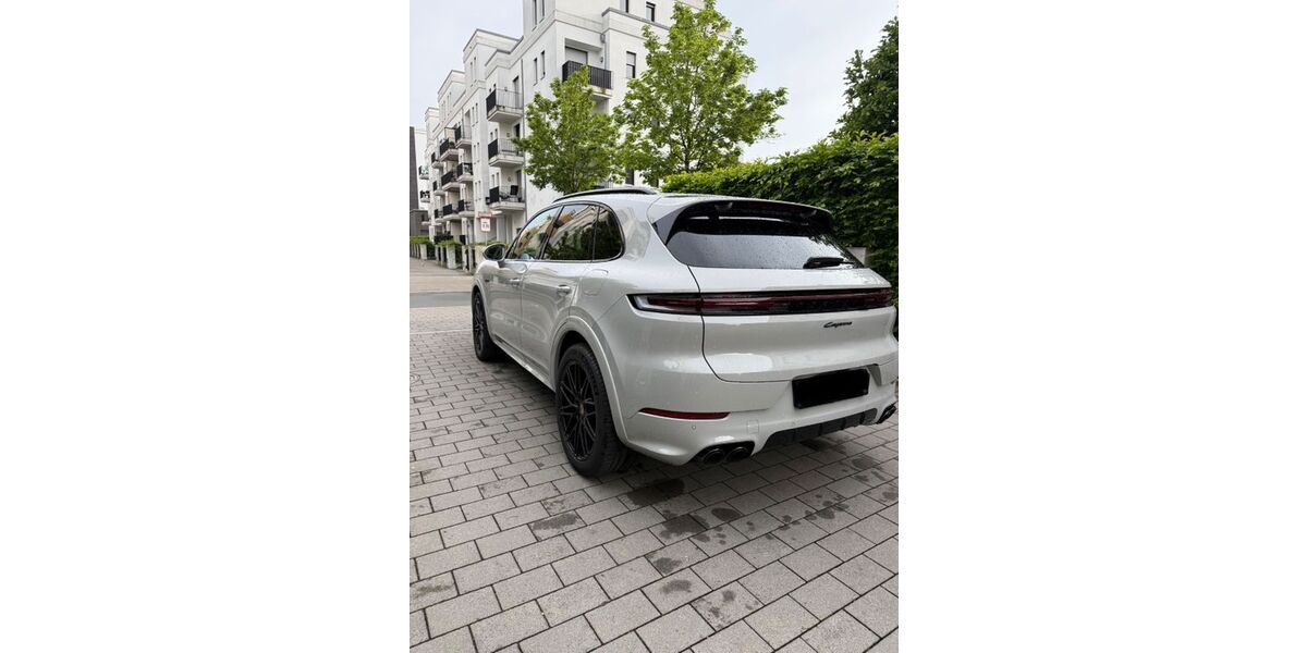 Porsche Cayenne 45.000 km 93.100 &euro; Frankfurt am Main 60486