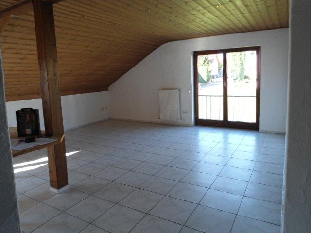 Dachgeschoßwohnung Freigericht - 3 Zimmer, 75 m&sup2;, 720&euro; | Angebot:26225877