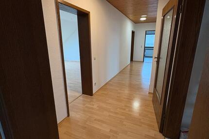 Wohnung Rosbach vor der Höhe - 4.5 Zimmer, 105 m&sup2;, 1.050&euro; | Angebot:25310192