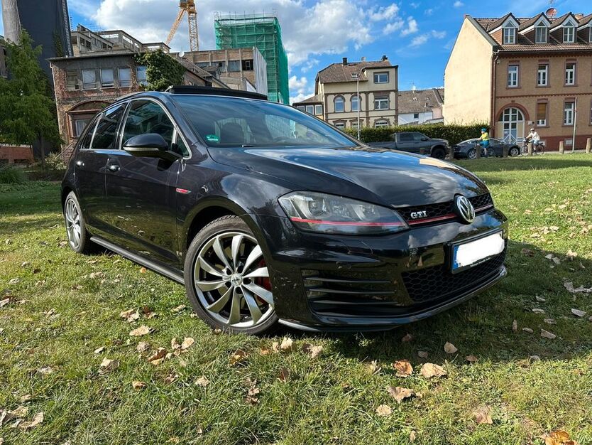 VW Golf 101.000 km 15.900 € Hattersheim am Main 65795