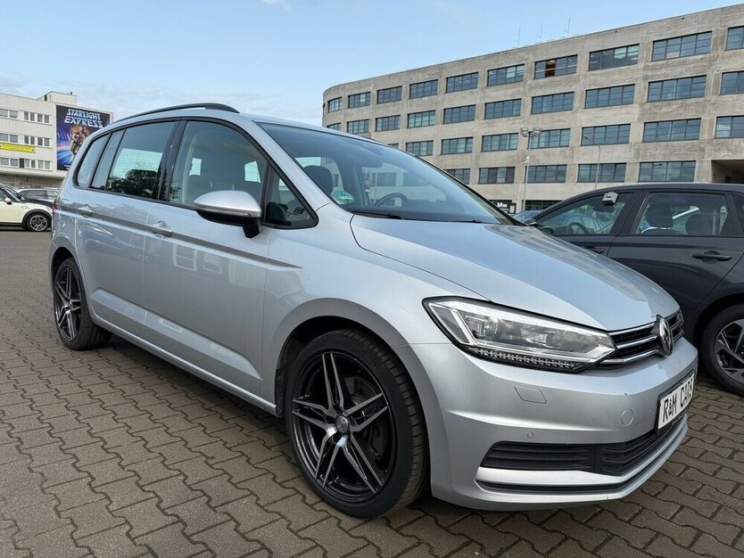 Touran 2.0TDI DSG Comfortline/7Sitze/19Zoll