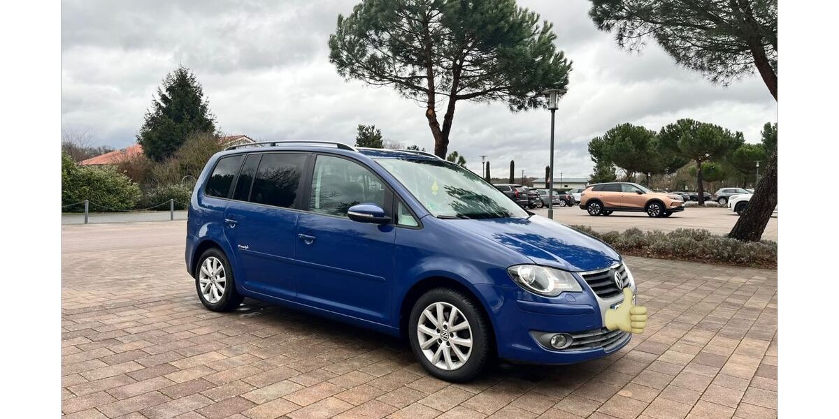 VW Touran 157.500 km 6.300 &euro; Büttelborn 64572