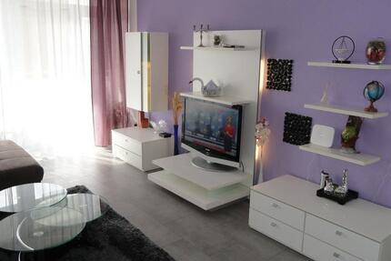 Geschmackvolle, vollständig renovierte 2-Raum-Wohnung mit EBK in 2 zimmer