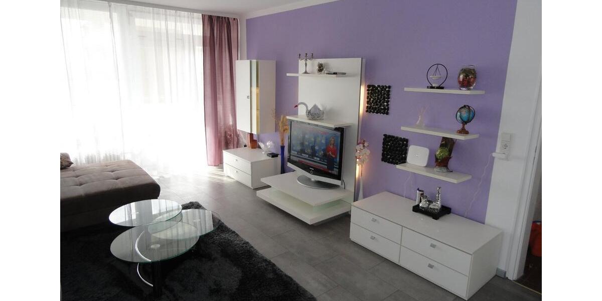 Geschmackvolle, vollständig renovierte 2-Raum-Wohnung mit EBK in 2 zimmer