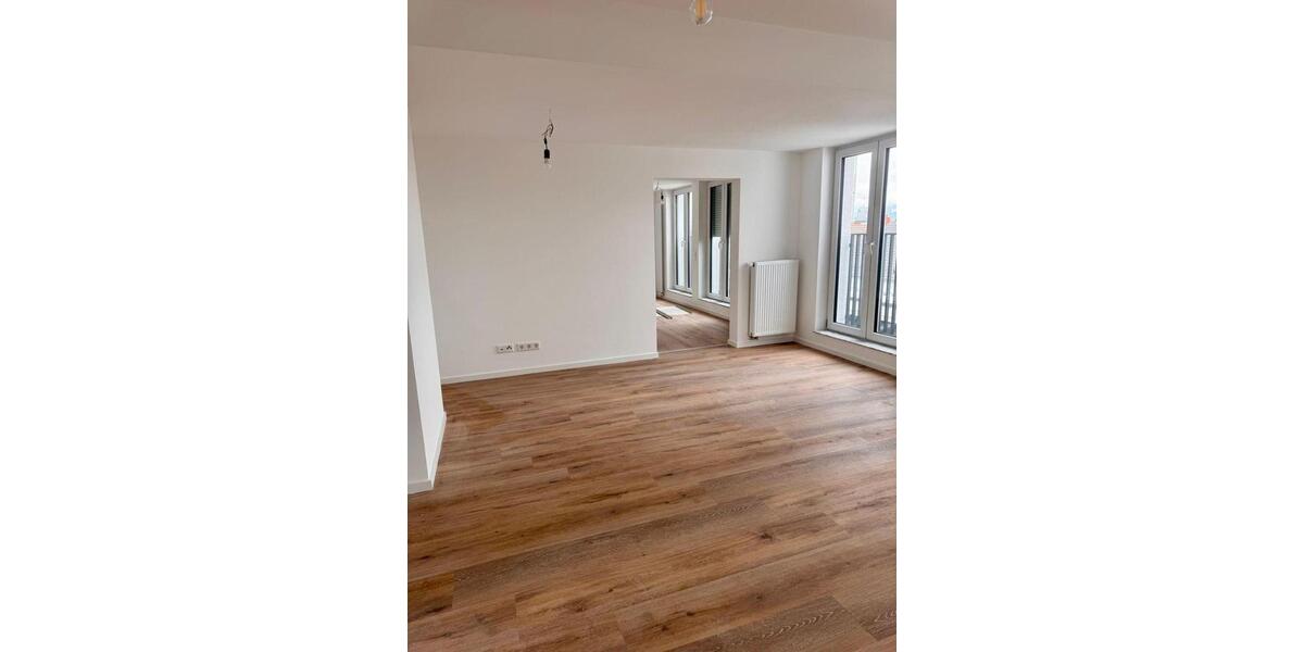 Etagenwohnung Offenbach am Main Hafen - 3 Zimmer, 82 m&sup2;, 1.350&euro; | Angebot:26445238