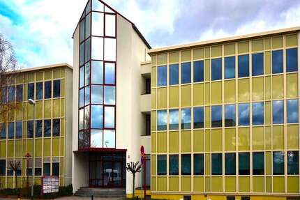 Büro in Kriftel 760 € 62.3 m² zimmer