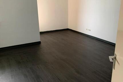 MT an CS 6.11 zum 1.12 index Charmante 2 Zimmer Wohnung mit Balkon in Dietzenbach zimmer