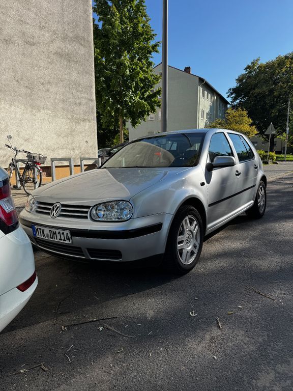 VW Golf 224.500 km 1.899 € Hattersheim am Main 65795