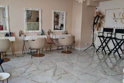 PROVISIONSFREI HOCHWERTIG EINGERICHTETER FRISÖR SALON ABZUGEBEN ABSTAND ERFORDERLICH AUCH GEEIGNET FÜR KOSMETIK NAILSSTUDIO KOSMETIK ODER ? ZENTRALE LAGE BORNHEIM NÄHE ZOO ZEIL zimmer