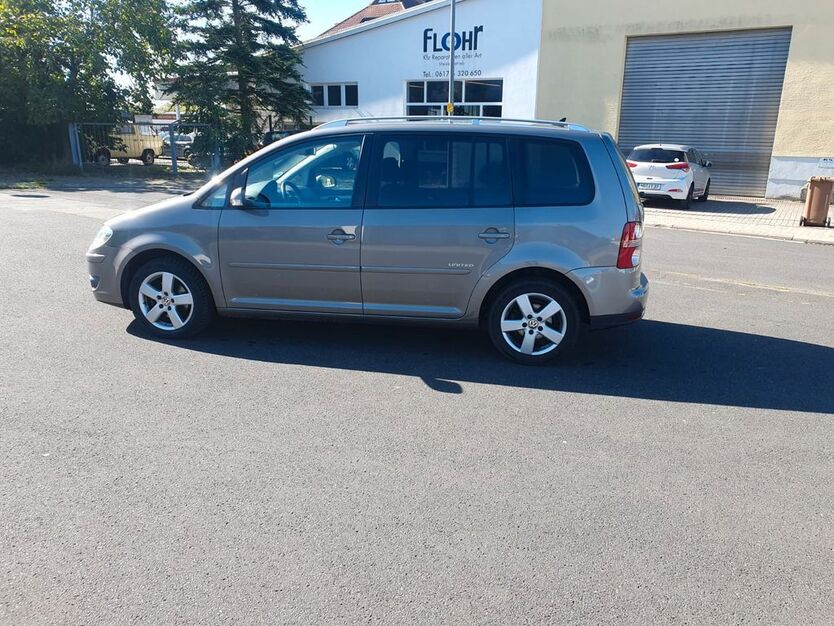 VW Touran 110.920 km 8.650 € Kronberg 61476