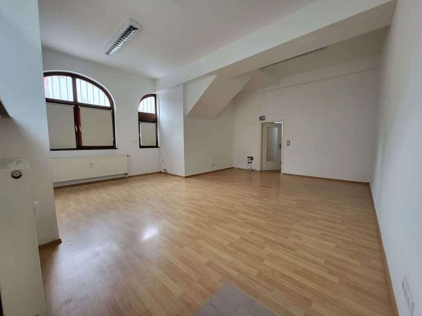 Büro in Frankfurt 1.000 € 181 m² zimmer