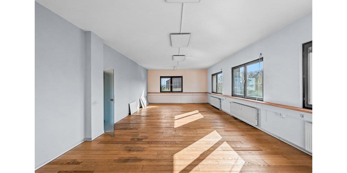 Gewerbeeinheit mit 83 m2 Büro-Praxisfläche in Neu-Anspach zimmer