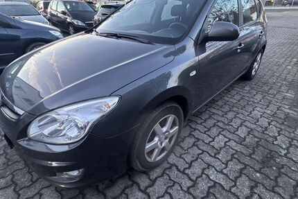 Hyundai i30 308.000 km 1.190 &euro; Hanau 63452