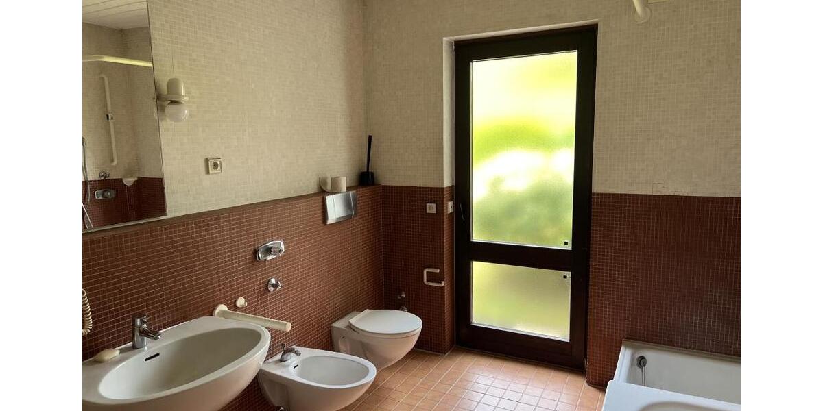 Einfamilienhaus Glashütten - 9 Zimmer, 306 m&sup2;, 3.100&euro; | Angebot:26562046