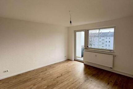 Top Renovierte 3 Zimmerwohnung mit Balkon in Neu Isenburg Gravenbruch 3 zimmer