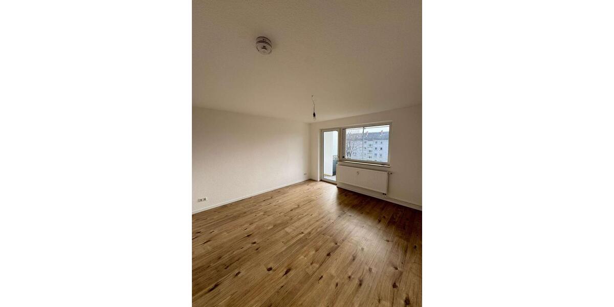 Top Renovierte 3 Zimmerwohnung mit Balkon in Neu Isenburg Gravenbruch 3 zimmer