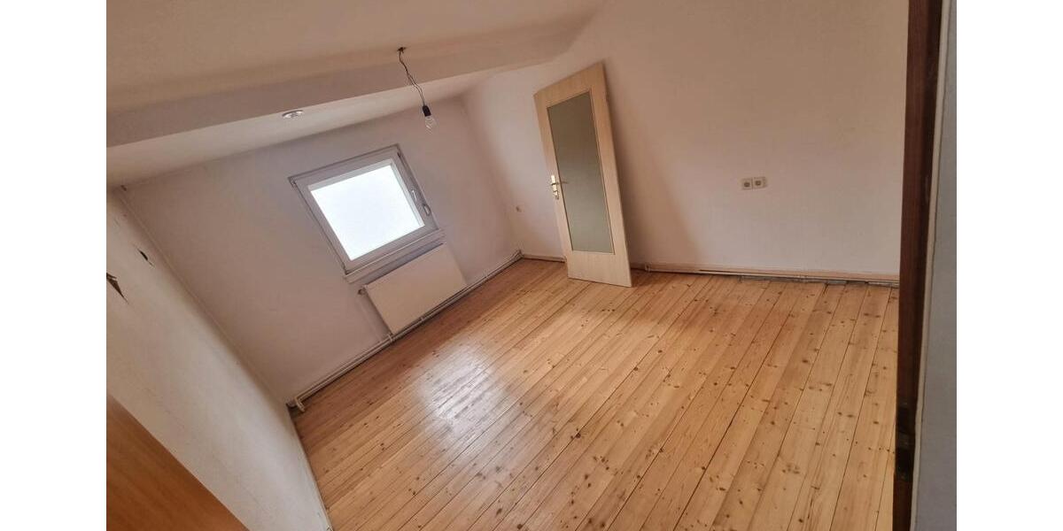 Einfamilienhaus Münster (Hessen) - 9 Zimmer, 130 m&sup2;, 350.000&euro; | Angebot:26802984