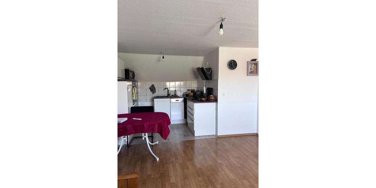 Dachgeschoßwohnung Obertshausen - 2 Zimmer, 65 m&sup2;, 900&euro; | Angebot:26223351