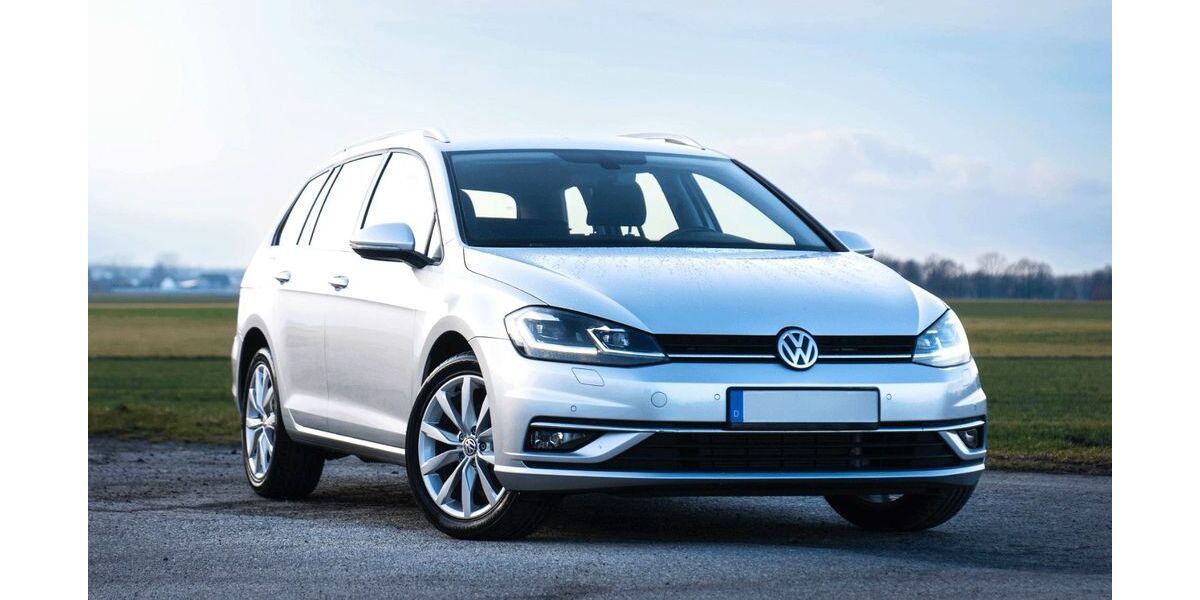 VW Golf 4.674 km 21.890 &euro; Steinbach Taunus 61449