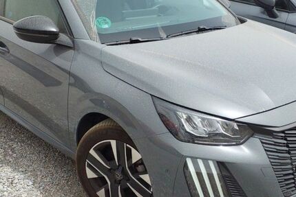 Peugeot 208 14.637 km 19.080 € Rüsselsheim 65428