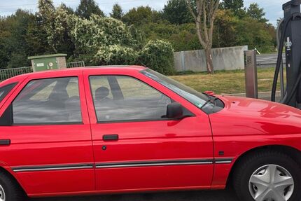 Ford Escort 137.000 km 3.450 € Frankfurt 60437