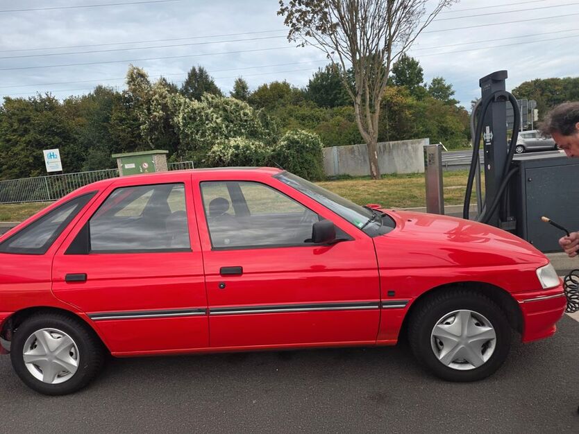 Ford Escort 137.000 km 3.450 € Frankfurt 60437