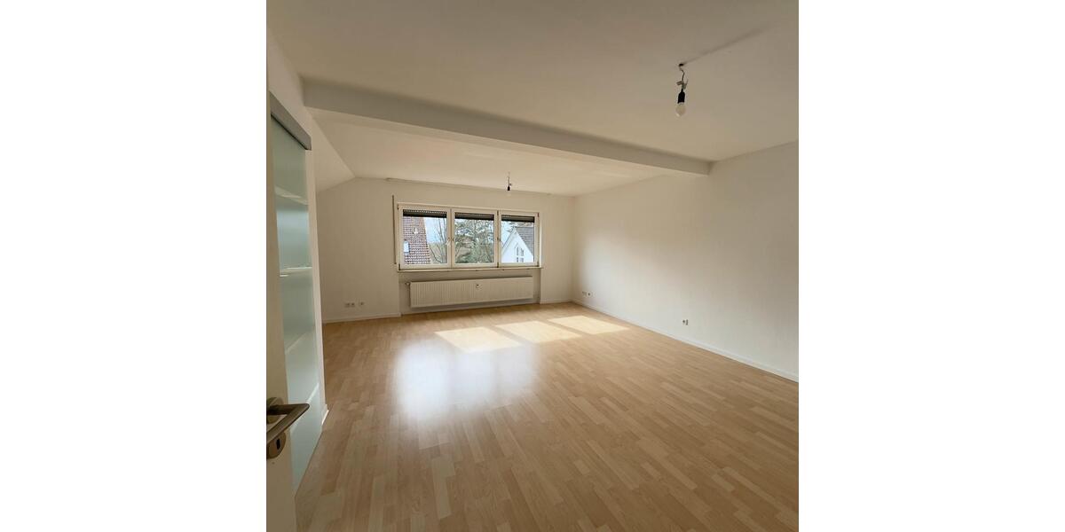 Dachgeschoßwohnung Dreieich - 3 Zimmer, 72 m&sup2;, 1.150&euro; | Angebot:26192141