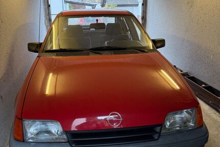 Opel Kadett 80.731 km 2.400 &euro; Rodgau 63110