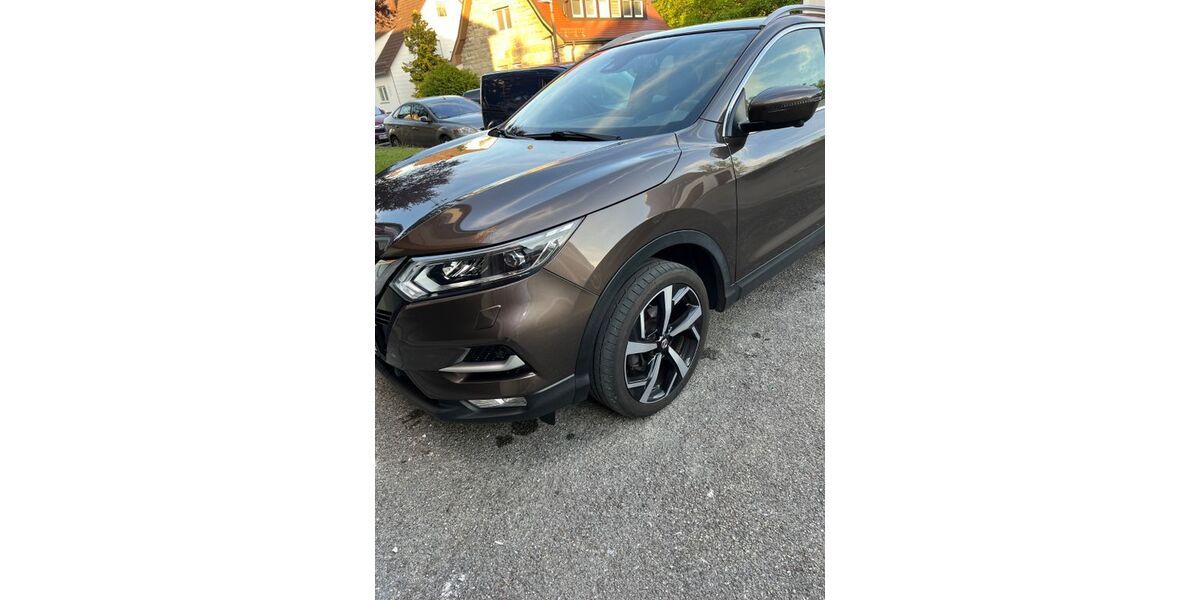 Nissan Qashqai 86.000 km 13.700 &euro; Frankfurt am Main 60388