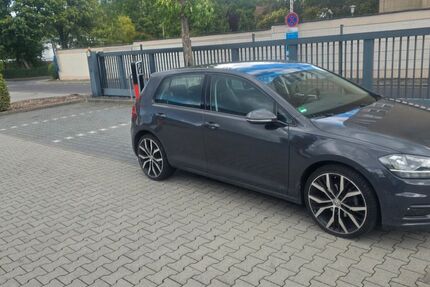 VW Golf 260.000 km 10.300 € Offenbach 63071