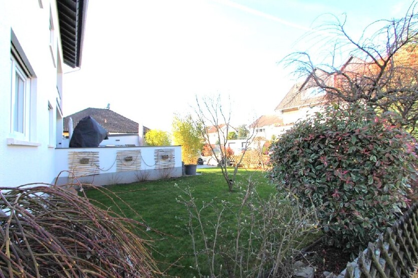 albero:) Attraktives Dreifamilienhaus - Gartenetage sofort beziehbar! 11 zimmer