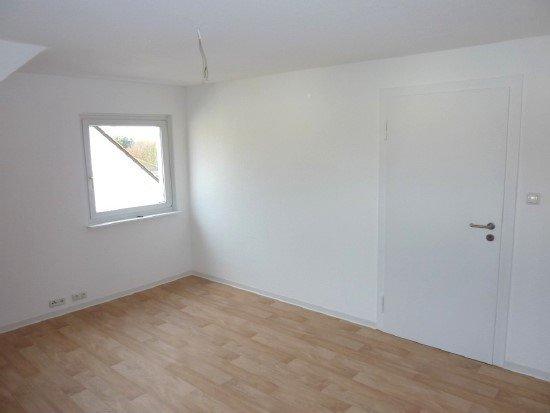 Dachgeschoßwohnung Bad Homburg vor der Höhe Gonzenheim - 3 Zimmer, 66 m&sup2;, 799&euro; | Angebot:26232502