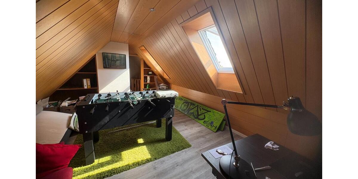 Etagenwohnung Dreieich - 5 Zimmer, 150 m&sup2;, 1.800&euro; | Angebot:26234377