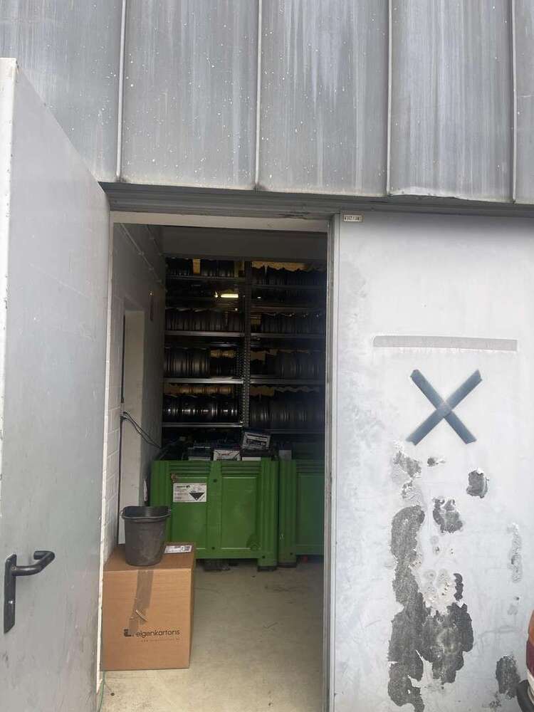 Halle in Hanau 3.000 €