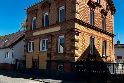 Haus Münster (Hessen) - 10 Zimmer, 195 m&sup2;, 2.425&euro; | Angebot:21530701