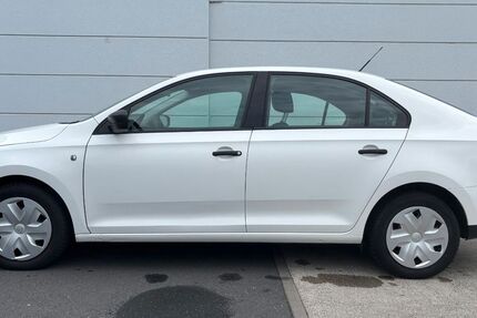 Seat Toledo 104.125 km 7.300 &euro; Frankfurt am Main 65933