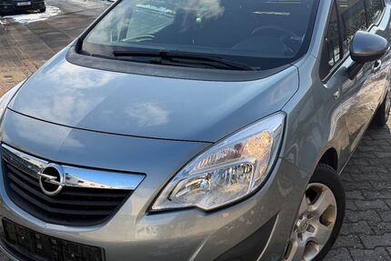 Opel Meriva 155.000 km 2.999 &euro; Frankfurt am Main 65933