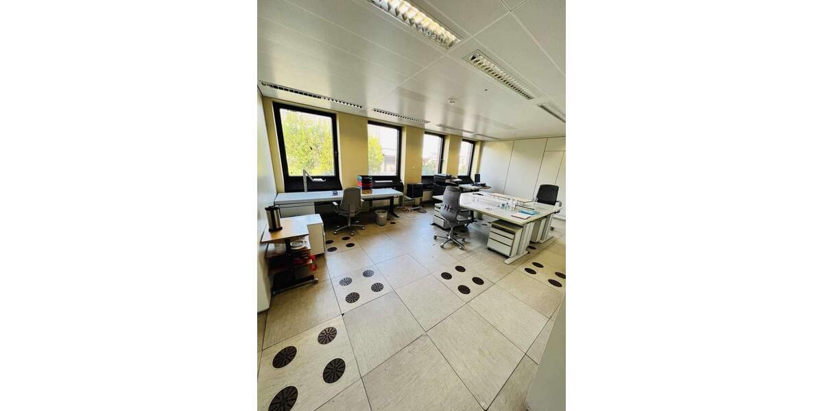 Investmentchance bei Frankfurt: Gewerbegebäude für Büro, Klinik oder Pflege 6 zimmer