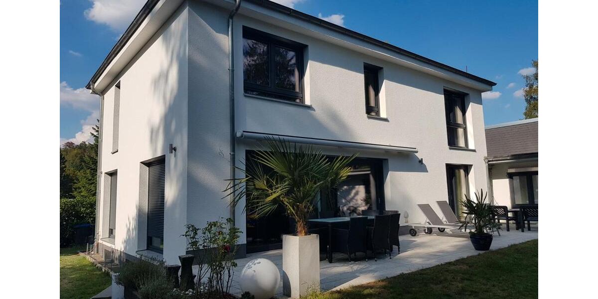Einfamilienhaus Dreieich - 9 Zimmer, 300 m&sup2;, 3.990&euro; | Angebot:26336525