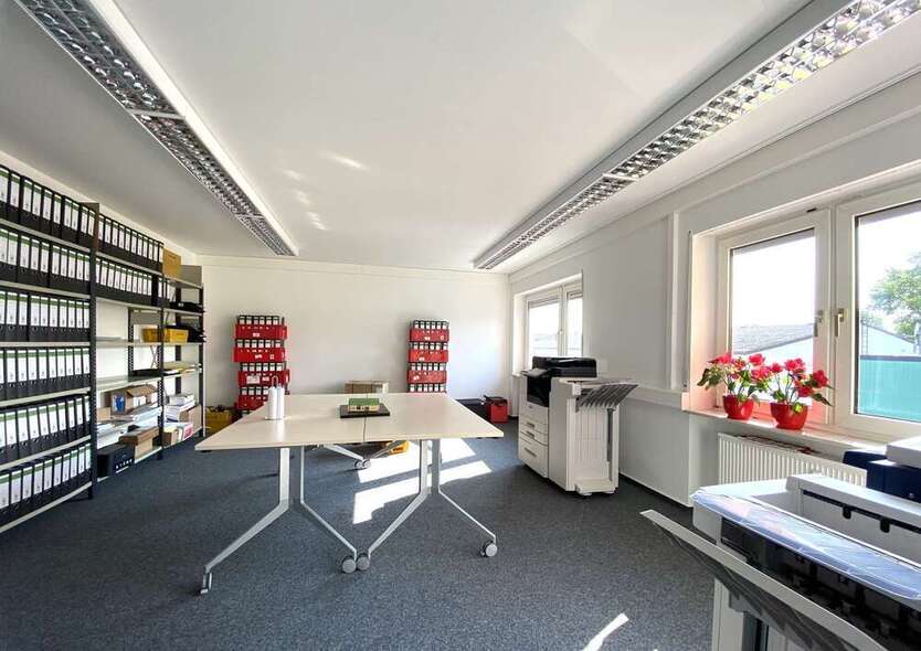 Büro in Mörfelden-Walldorf 1.600 € 177 m²