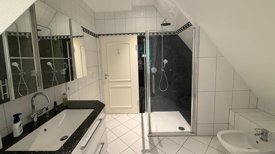 Einfamilienhaus Bad Homburg vor der Höhe Gonzenheim - 3 Zimmer, 130 m&sup2;, 2.200&euro; | Angebot:26442736