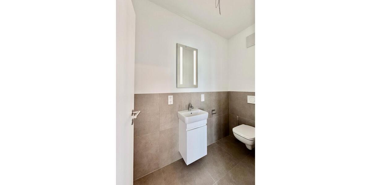 Hochwertige 2,5-Zimmer-Penthouse-Wohnung mit Einbauküche und Aufzug 2.5 zimmer