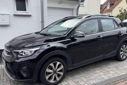 Kia Stonic 36.500 km 17.900 € Friedrichsdorf 61381